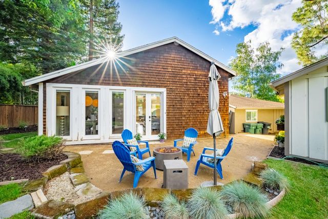 1561 Elsdon Cir, Carmichael, CA 95608