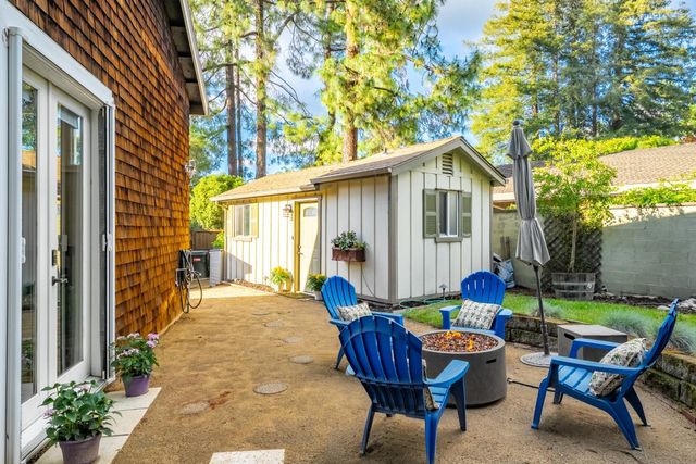 1561 Elsdon Cir, Carmichael, CA 95608