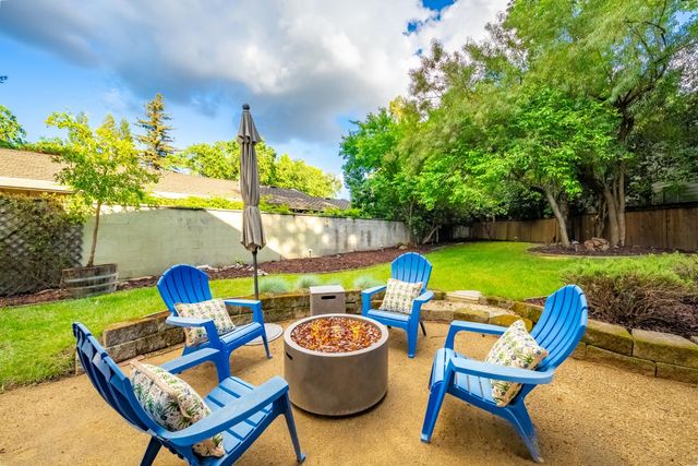 1561 Elsdon Cir, Carmichael, CA 95608
