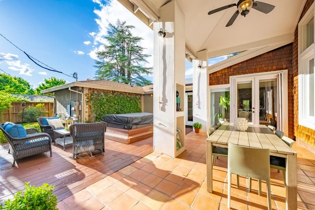 1561 Elsdon Cir, Carmichael, CA 95608