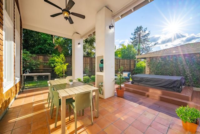 1561 Elsdon Cir, Carmichael, CA 95608
