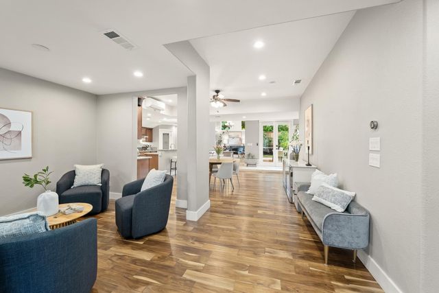 1561 Elsdon Cir, Carmichael, CA 95608