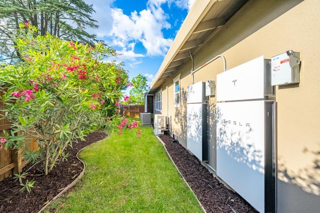 1561 Elsdon Cir, Carmichael, CA 95608