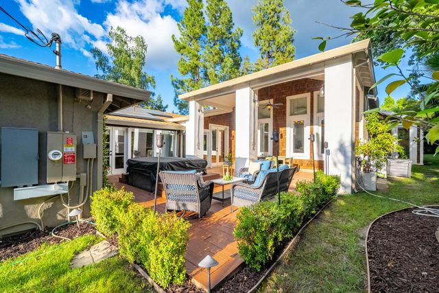 1561 Elsdon Cir, Carmichael, CA 95608
