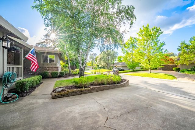 1561 Elsdon Cir, Carmichael, CA 95608