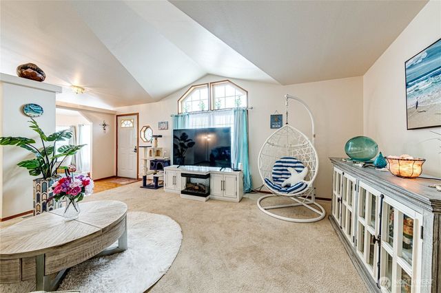 617 N 7th Avenue, Sequim, WA 98382