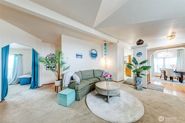 617 N 7th Avenue, Sequim, WA 98382