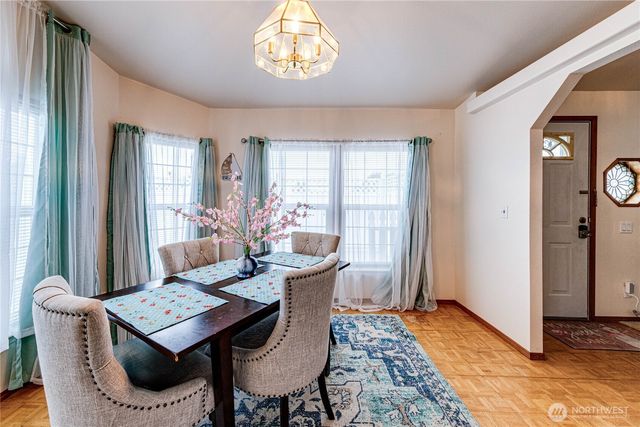 617 N 7th Avenue, Sequim, WA 98382