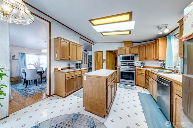 617 N 7th Avenue, Sequim, WA 98382