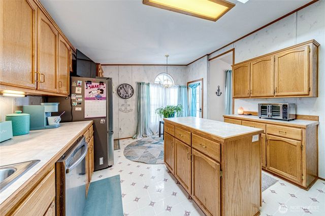 617 N 7th Avenue, Sequim, WA 98382