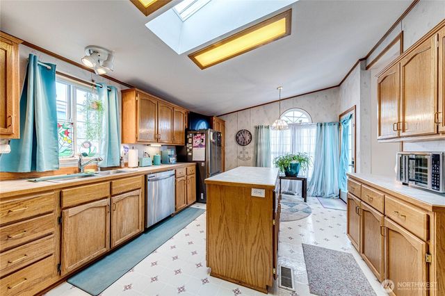 617 N 7th Avenue, Sequim, WA 98382