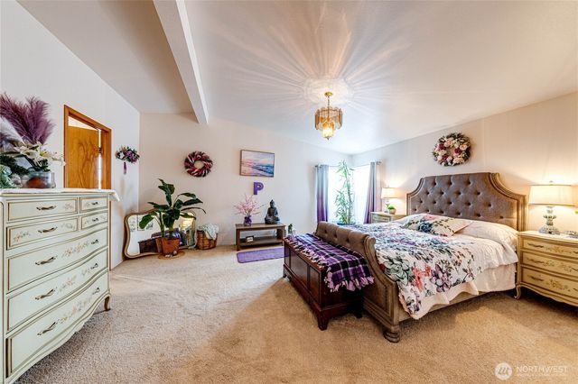 617 N 7th Avenue, Sequim, WA 98382