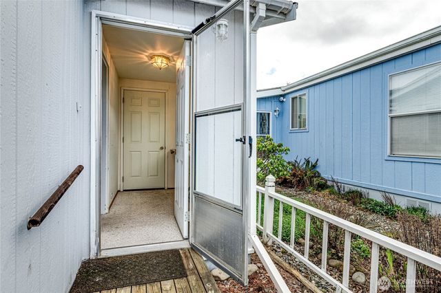 617 N 7th Avenue, Sequim, WA 98382