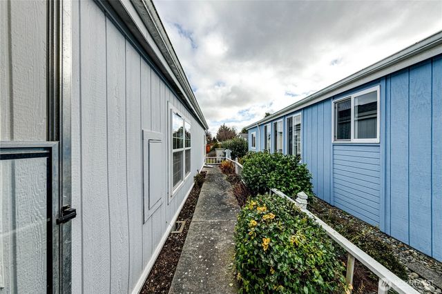 617 N 7th Avenue, Sequim, WA 98382