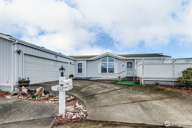 617 N 7th Avenue, Sequim, WA 98382