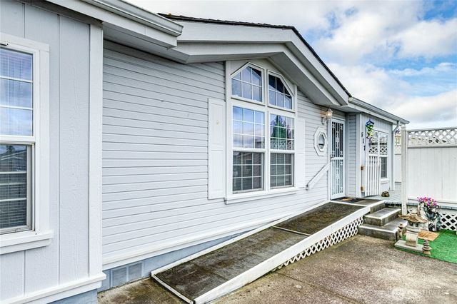 617 N 7th Avenue, Sequim, WA 98382