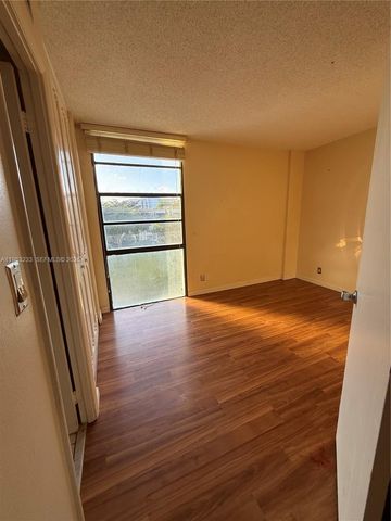 20400 W Country Club Dr 412, Aventura, FL 33180