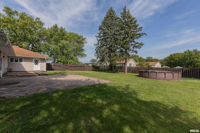 111 E 2ND Street, Coal Valley, IL 61240