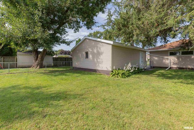 111 E 2ND Street, Coal Valley, IL 61240