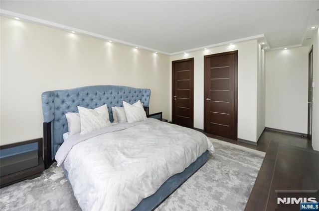100 Carlyle Drive 14E-S, Cliffside Park, NJ 07010