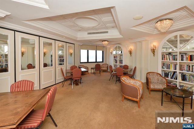 100 Carlyle Drive 14E-S, Cliffside Park, NJ 07010