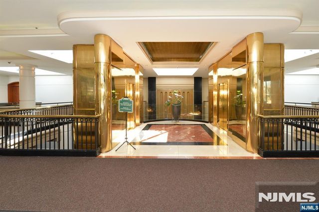 100 Carlyle Drive 14E-S, Cliffside Park, NJ 07010