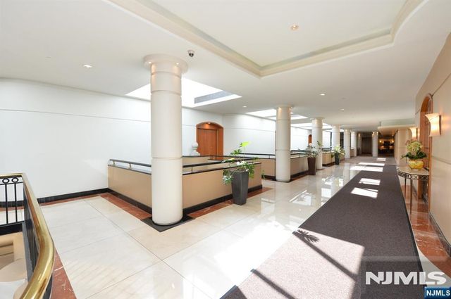 100 Carlyle Drive 14E-S, Cliffside Park, NJ 07010
