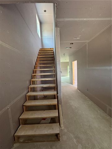 10 College Hill, Warwick, RI 02886