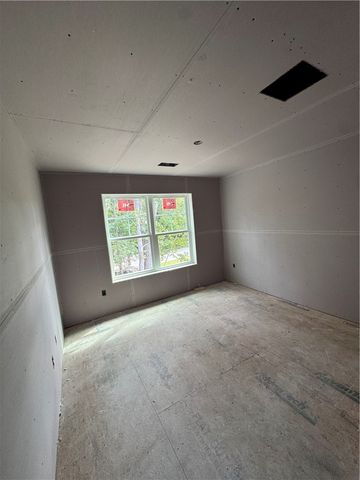 10 College Hill, Warwick, RI 02886