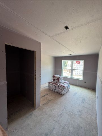 10 College Hill, Warwick, RI 02886