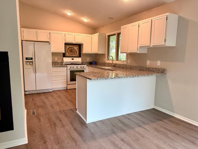 5224 Seabury Road, Mound, MN 55364
