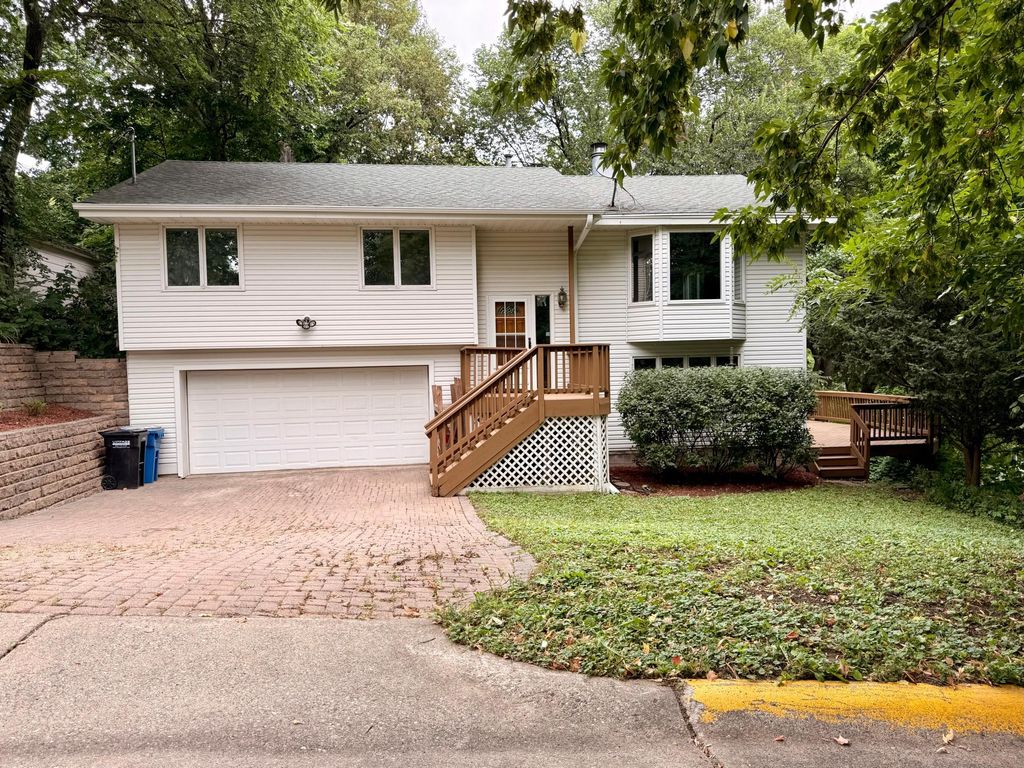 5224 Seabury Road, Mound, MN 55364