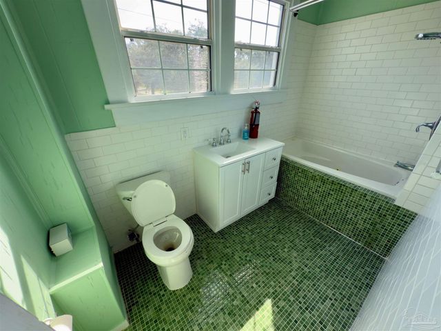 824 E La Rua St, Pensacola, FL 32501