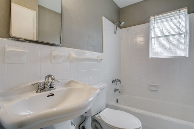404 Valley Drive, Rockwall, TX 75087