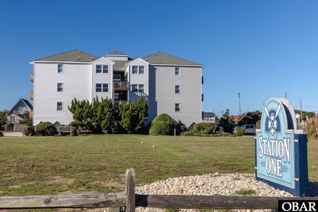 Image 1 of property listing at 804 S Memorial Blvd Unit 1-E, Kill Devil Hills, NC 27948