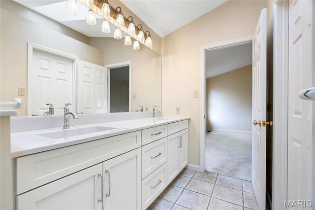 679 Bluffs View Court, Eureka, MO 63025