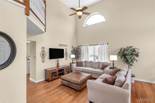 679 Bluffs View Court, Eureka, MO 63025
