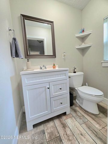 615 LUNA Court, Jacksonville, FL 32205