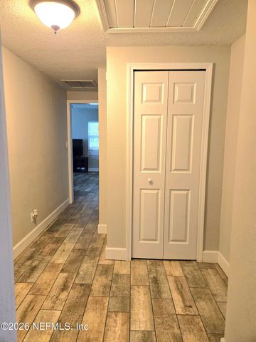 615 LUNA Court, Jacksonville, FL 32205