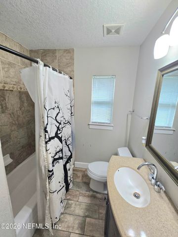 615 LUNA Court, Jacksonville, FL 32205