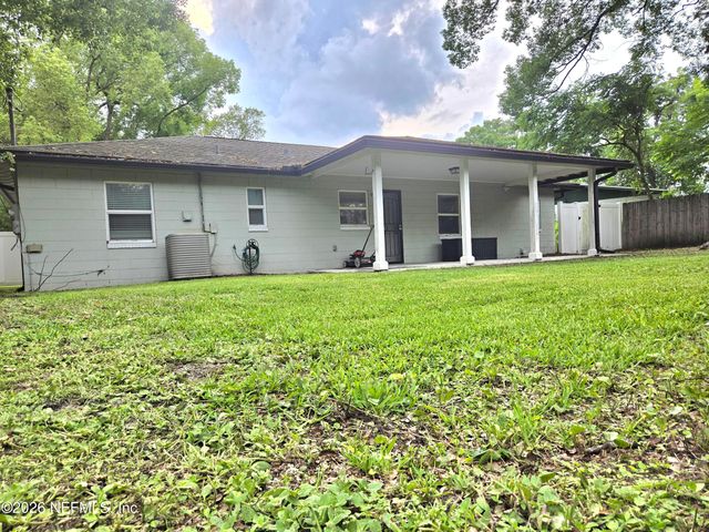 615 LUNA Court, Jacksonville, FL 32205