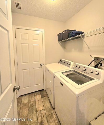 615 LUNA Court, Jacksonville, FL 32205