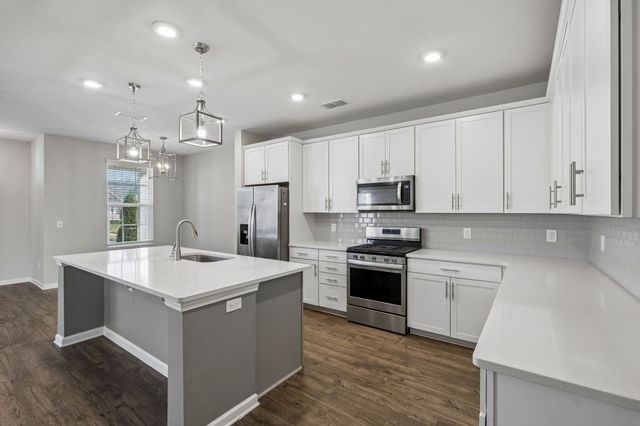 4165 Magnolia Farms Dr, Hermitage, TN 37076