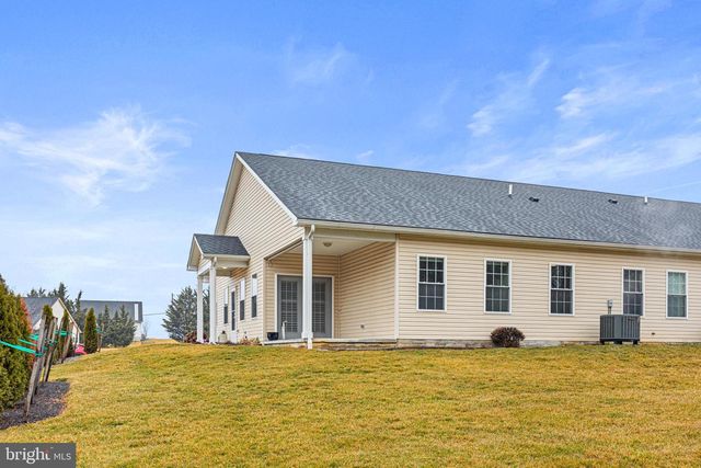 3243 PORTRAIT WAY, Chambersburg, PA 17201