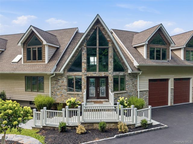 39 Julia Court, Mahopac, NY 10541