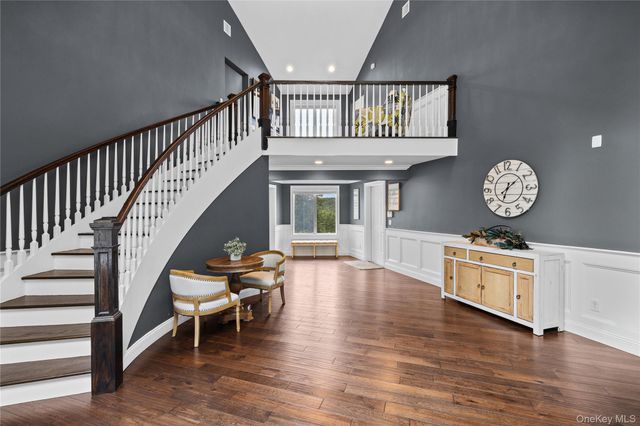 39 Julia Court, Mahopac, NY 10541