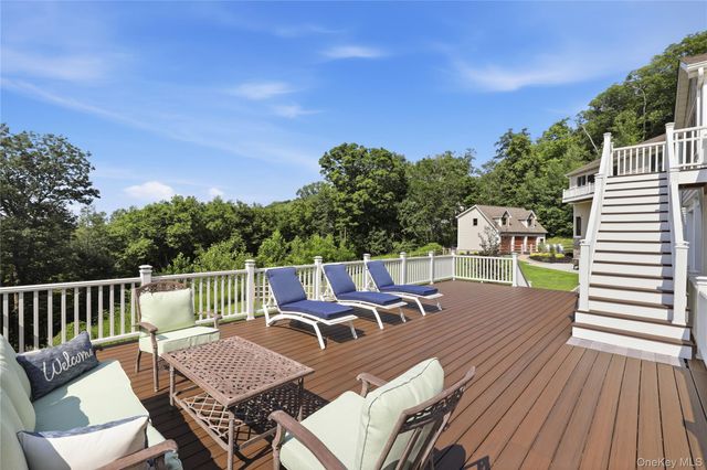 39 Julia Court, Mahopac, NY 10541