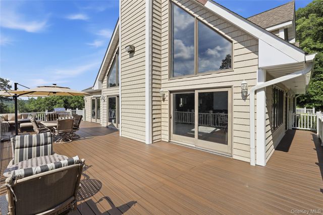 39 Julia Court, Mahopac, NY 10541