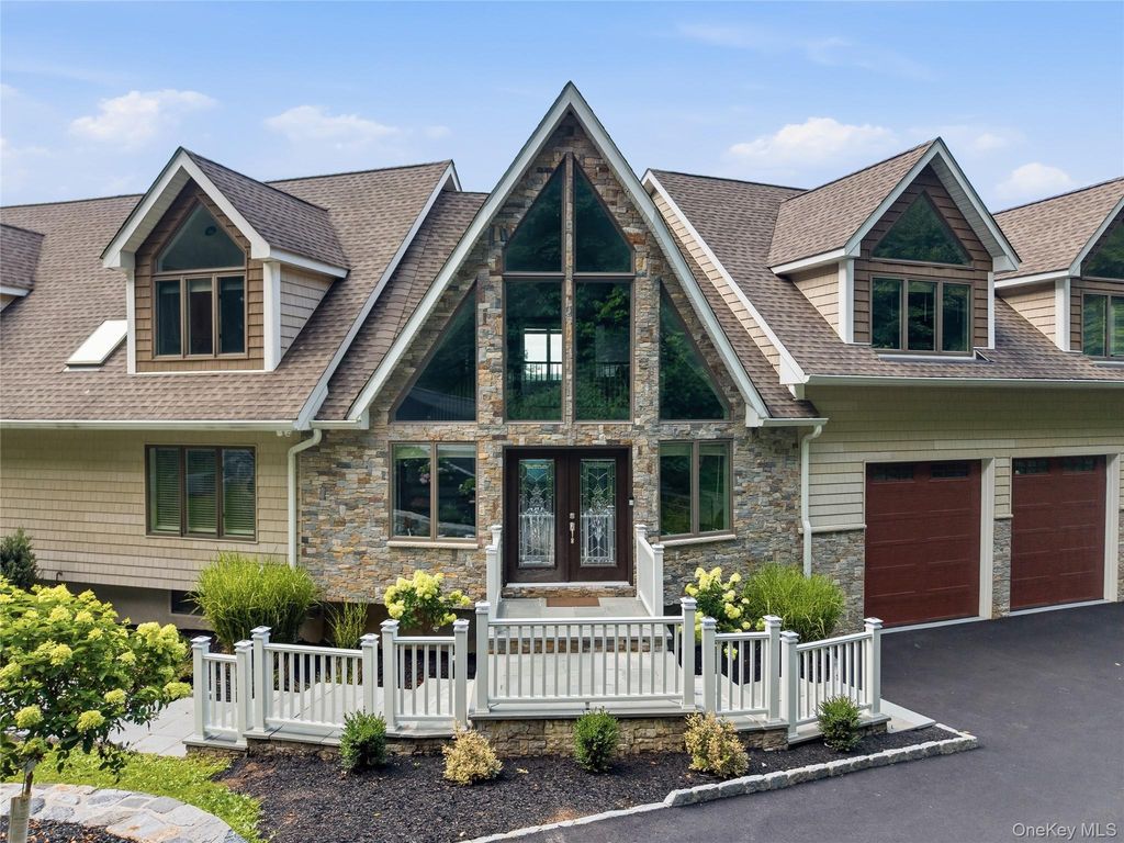 39 Julia Court, Mahopac, NY 10541 — photo 2