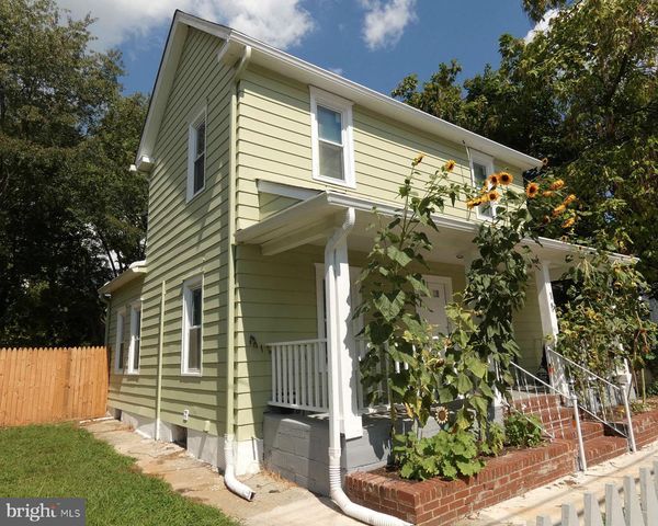15 WALNUT ST, Penns Grove, NJ 08069